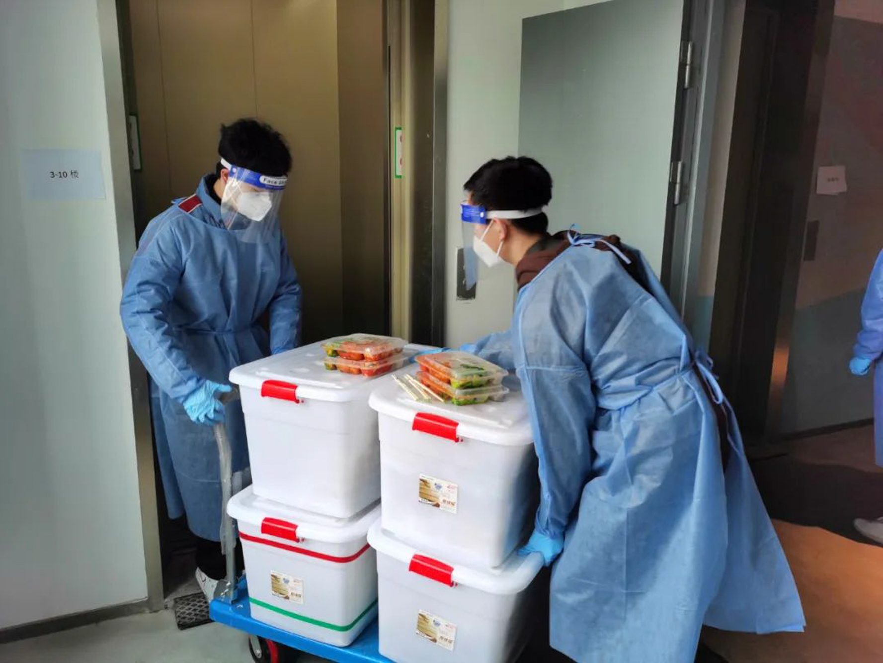 华东师大：校园抗疫中的青春力量