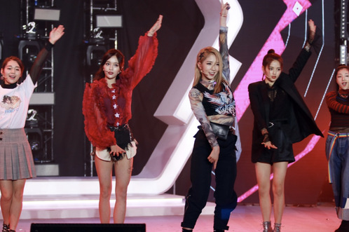 《创造101》出道女团“火箭少女101” 图/ IC photo