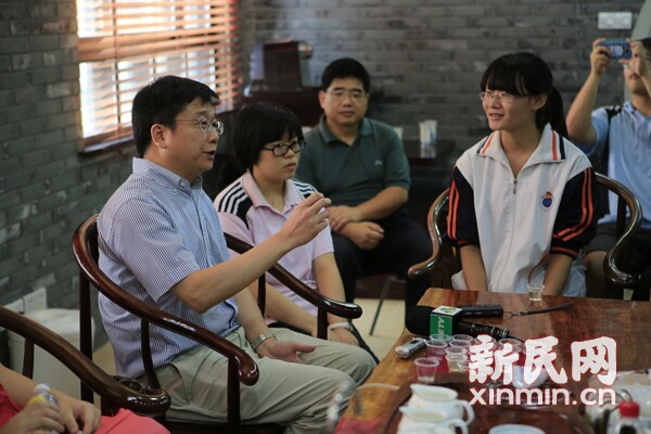 华东师范大学校长陈群与青少年座谈交流“我心中的大学”