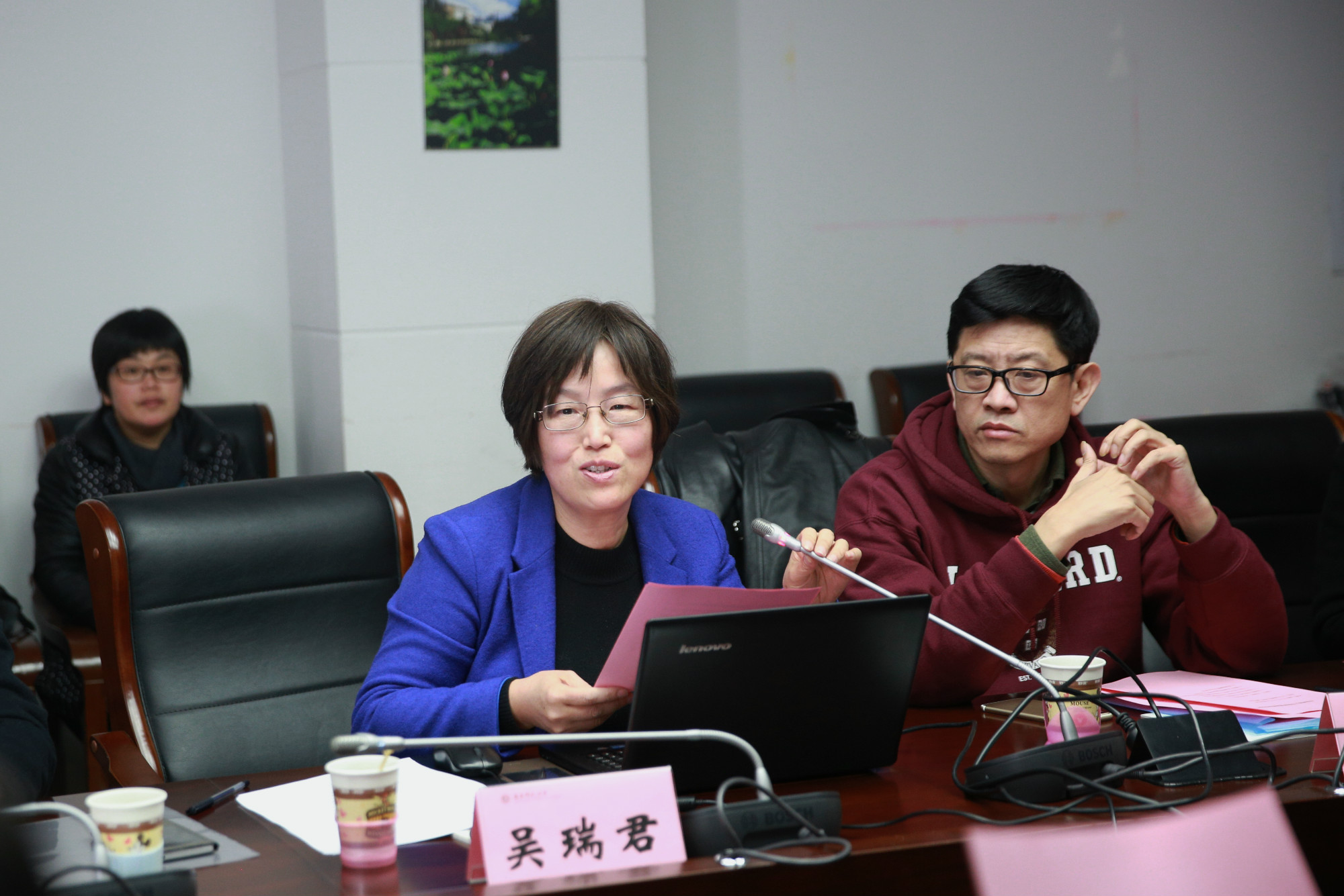 我校副校长汪荣明,市哲学社会科学规划办主任李安方,市政府发展研究